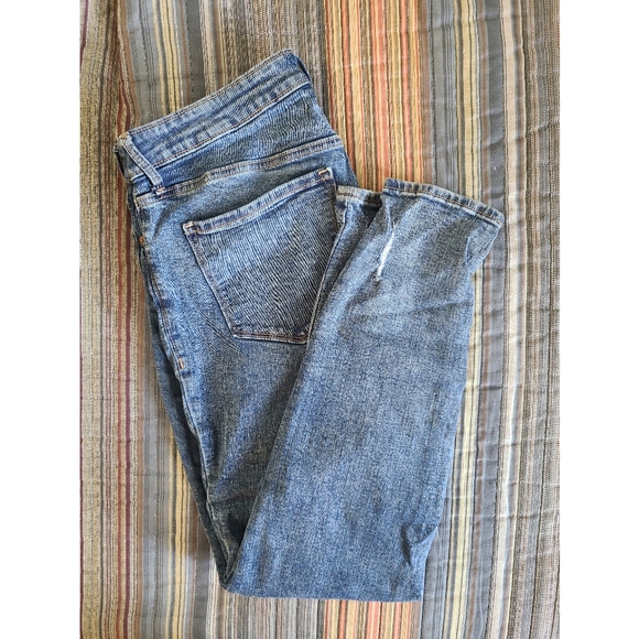 Distressed Old Navy Jeans - Picture 2 of 6